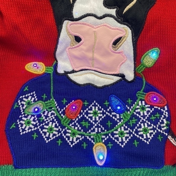 Holiday Time Christmas Cow Light Up Crewneck Sweater Size Large - Picture 7 of 7